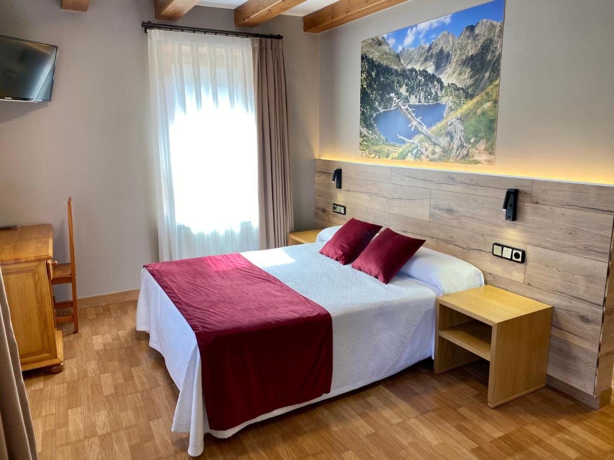 Hotel Lacreu Salardú Esterno foto