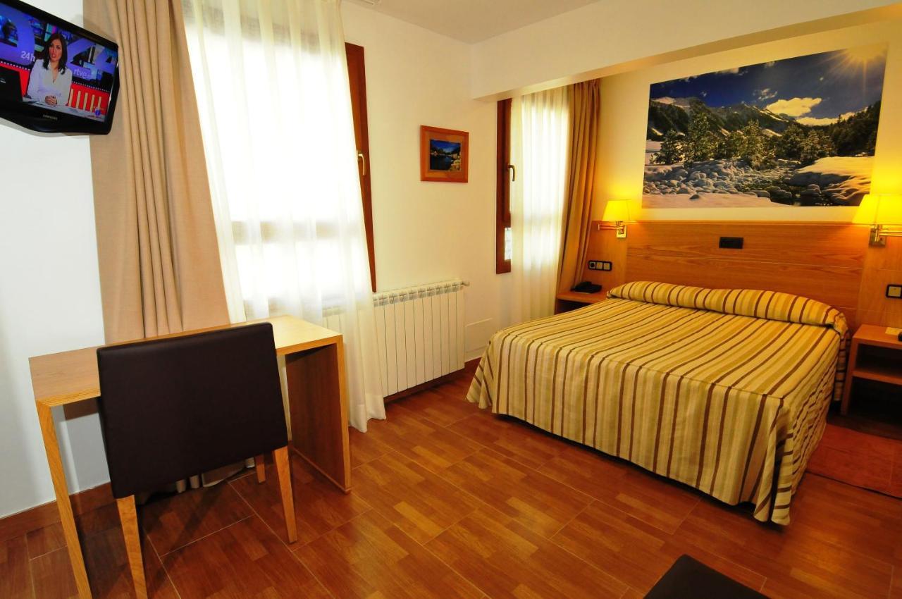 Hotel Lacreu Salardú Esterno foto