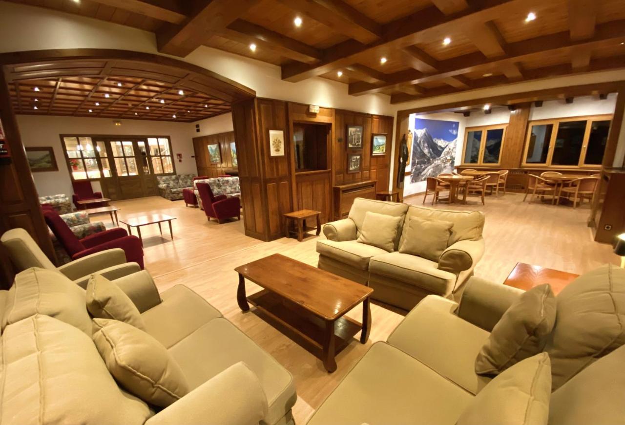 Hotel Lacreu Salardú Esterno foto